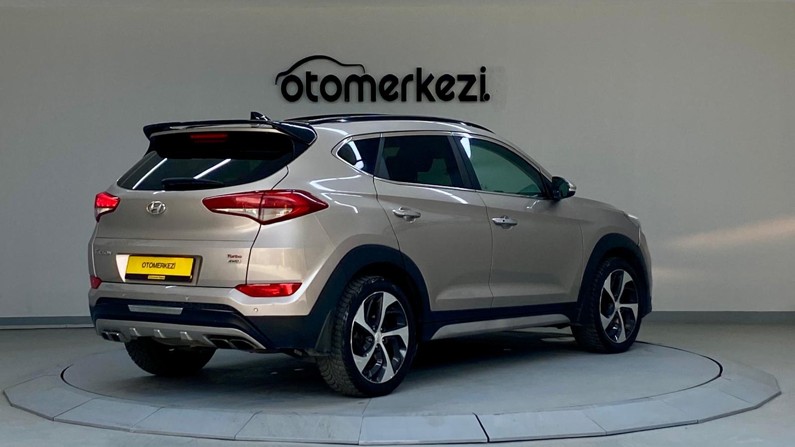 HYUNDAI TUCSON 7